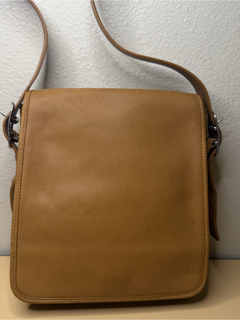 Vintage Coach 9335 Natural Leather Messenger Crossbody Bag Made in Costa Rica